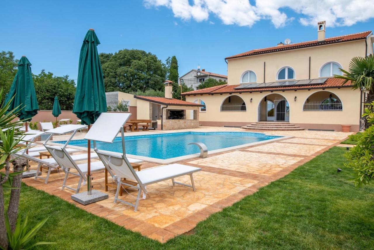 Hotel Via Flavia With Common Pool Labinci Zewnętrze zdjęcie