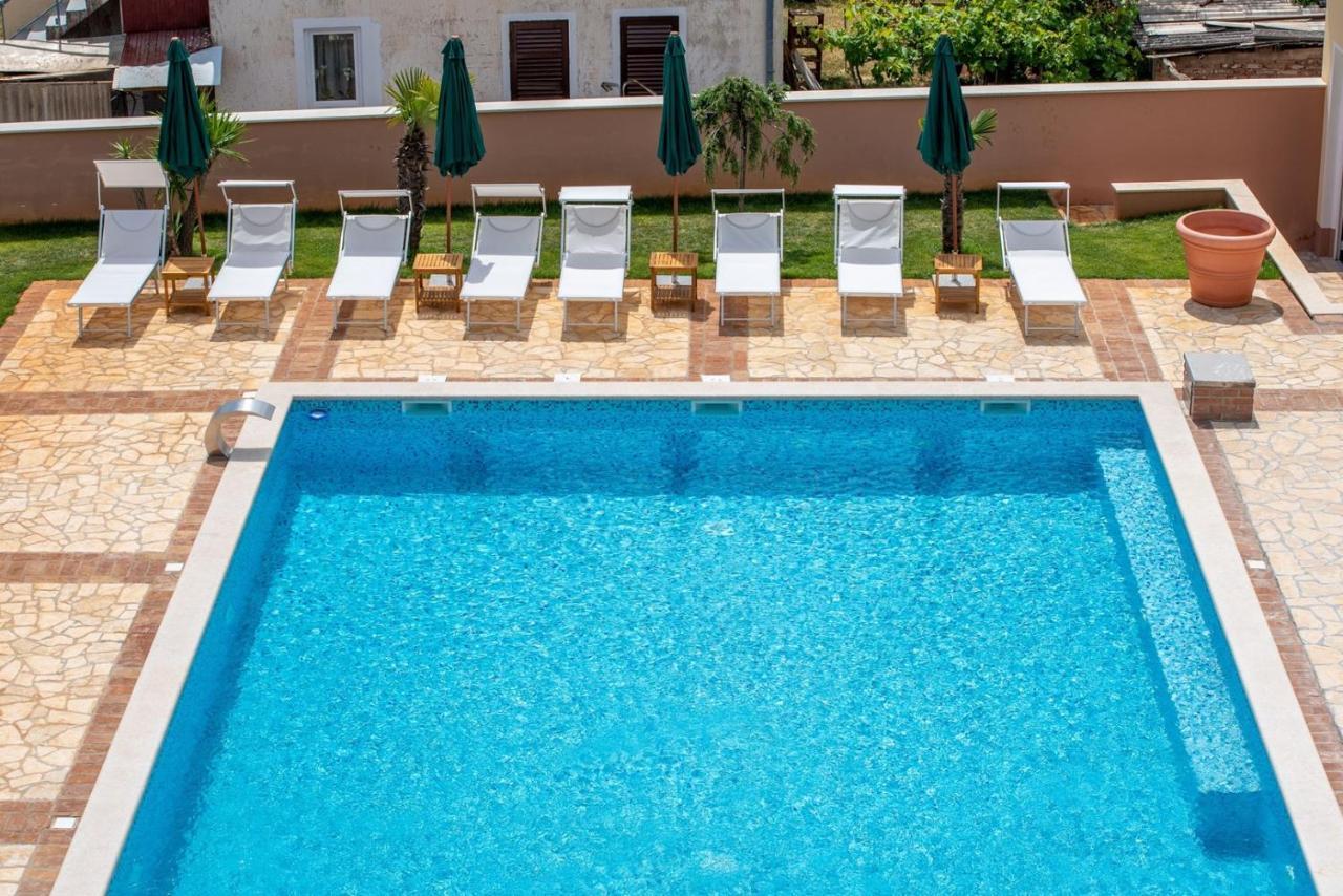 Hotel Via Flavia With Common Pool Labinci Zewnętrze zdjęcie